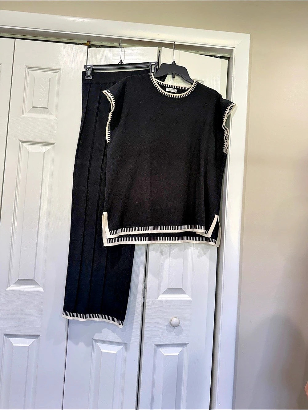 Contrast Trim Sweater Knit Two Piece Set Black & White